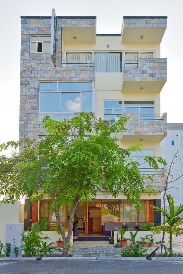 Crystal Beach Inn Malé Buitenkant foto