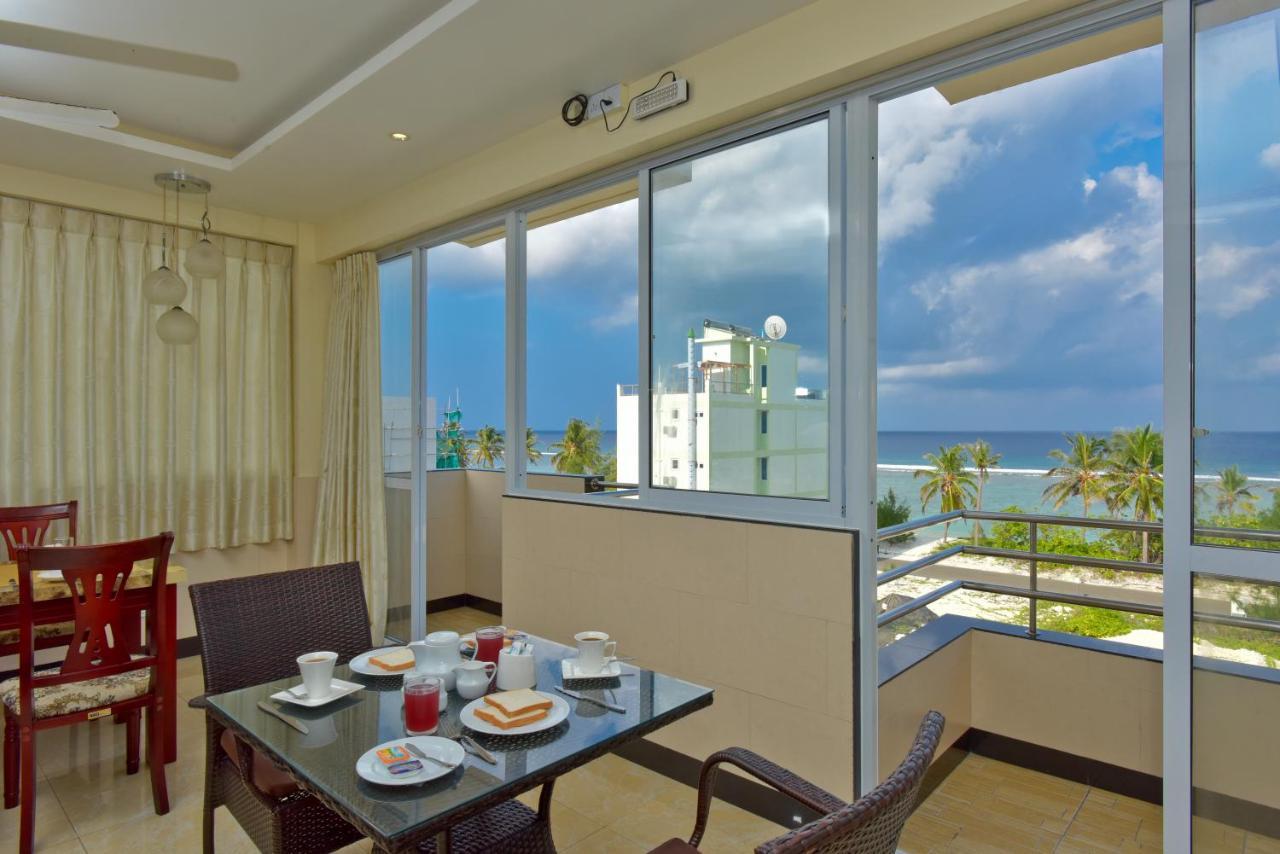Crystal Beach Inn Malé Buitenkant foto