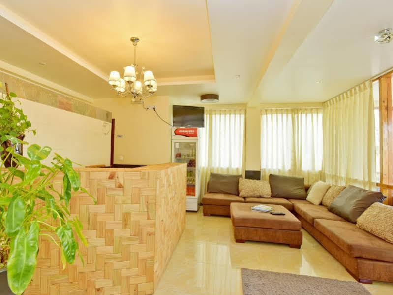 Crystal Beach Inn Malé Buitenkant foto